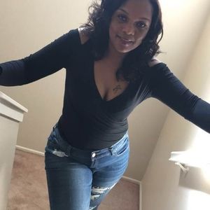 Meet your Posher, Denise